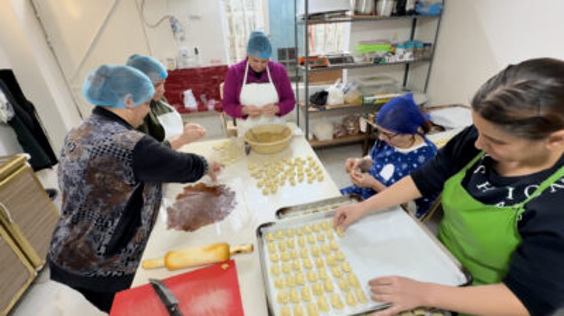 Bartella women gather to bake traditional Kleicha ahead of Christmas