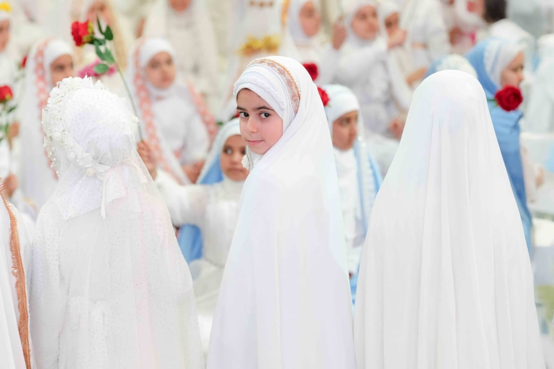 صور: العتبة العسكرية تحتفي بتكليف أكثر من 4000 فتاة من خمس محافظات عراقية