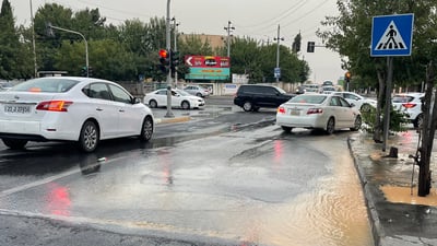 ئاو ترافیکی لای زانکۆی سلێمانی داپۆشیوە