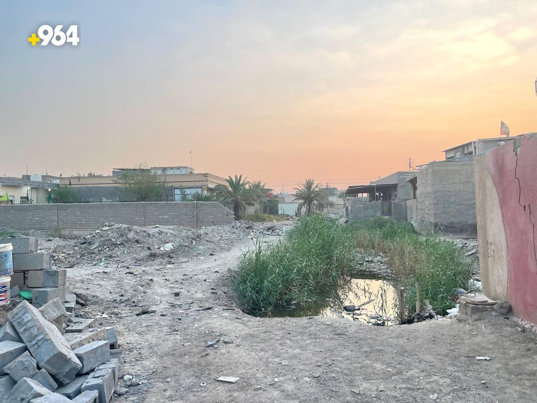 القرنة: البلدية متعاطفة مع المتجاوزين في نهر سوّاد وستهدم الأسيجة فقط (صور)