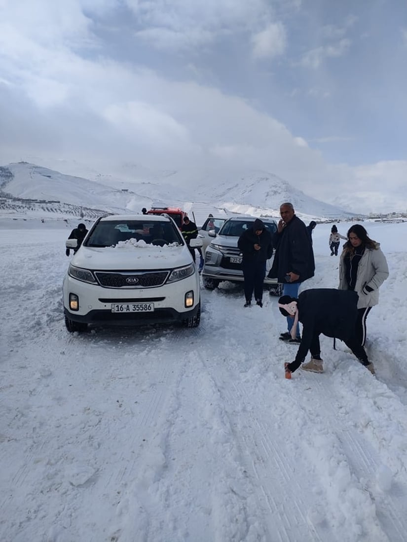پەنجا گەشتیار رزگارکران