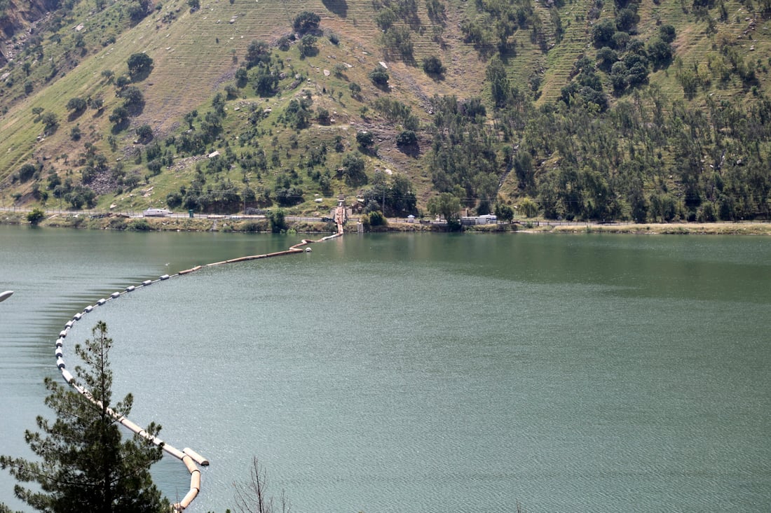 A picture taken on May 5, 2024 shows the Darbandikhan Dam in almost full after strong rainfalls. (Photo by Shwan MOHAMMED / AFP)
