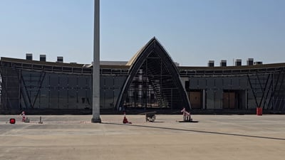 مشاهد من داخل مطار الناصرية الجديد.. زوار النبي إبراهيم سيهبطون بالآلاف