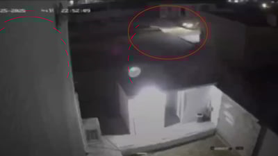 فيديو: تصادم مركبتين في ناحية الزاب بشارع خالٍ تماماً من الحركة
