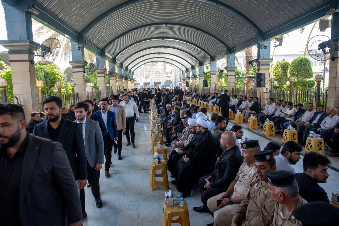 فيديو: وكلاء المرجع السيستاني يستقبلون التعازي بنصر الله بين الحرمين في كربلاء