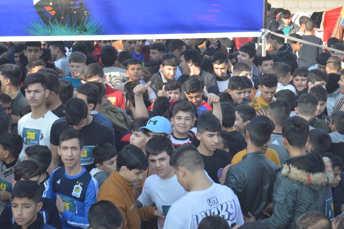 بلد: 1500 متسابق يقطعون 3 كيلومترات في “ركضة نصر” السنوية (صور)