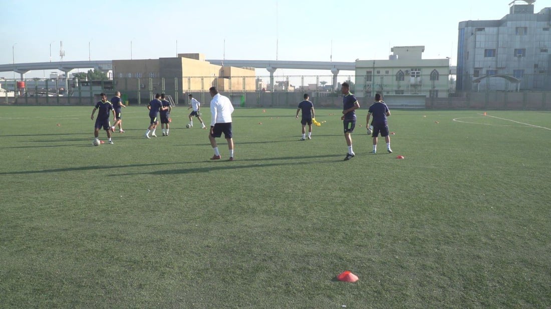 صور: النجم كريم محمد علاوي يطور خبرات المدربين في الحلة والحضور من كل الفرات