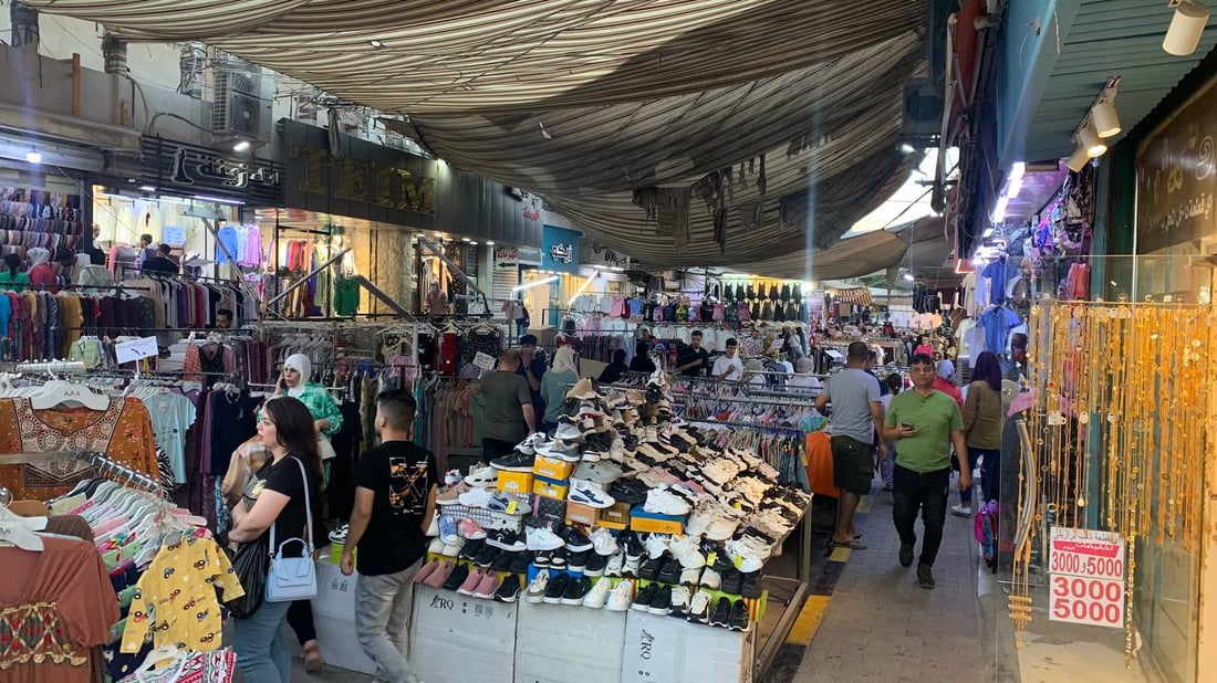 أرقام وصور من سوق سهام العبيدي: تجهيز تلميذ يكلف 100 ألف دينار.. والطالبات أكثر