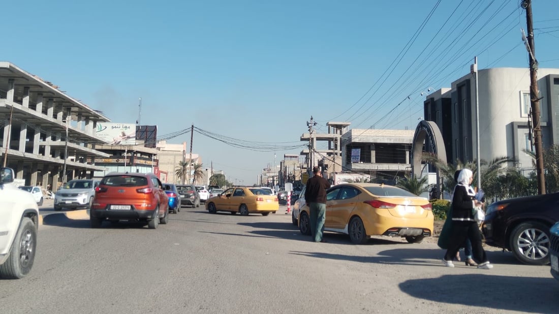 جامعة خاصة تزاحم أهل السيدية.. السيارات تخنق الشوارع والطلبة يتجولون في الحي