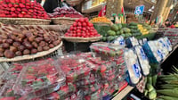 في الناصرية.. فواكه نادرة عند المياحي وسط شارع الحبوبي (...