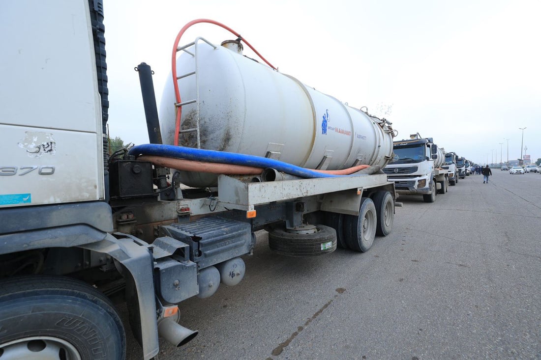 أمانة بغداد “تفزع” للديوانية.. إرسال 33 آلية لسحب مياه الأمطار من شوارع المدينة