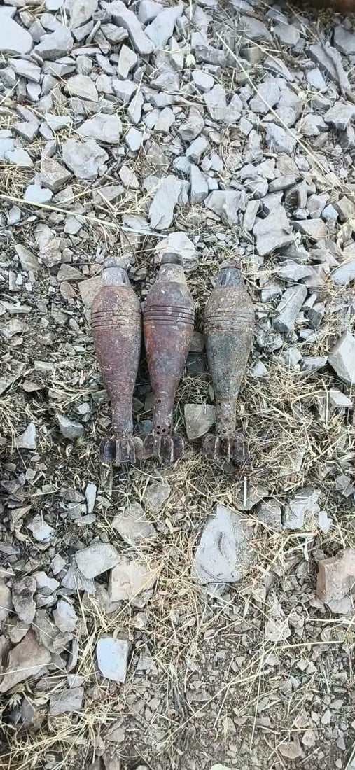 لە شاخی ئەلیاس ژمارەیەک گولـلەتۆپ و هاوەن و پاشماوەی جەنگیی هەڵگیرانەوە