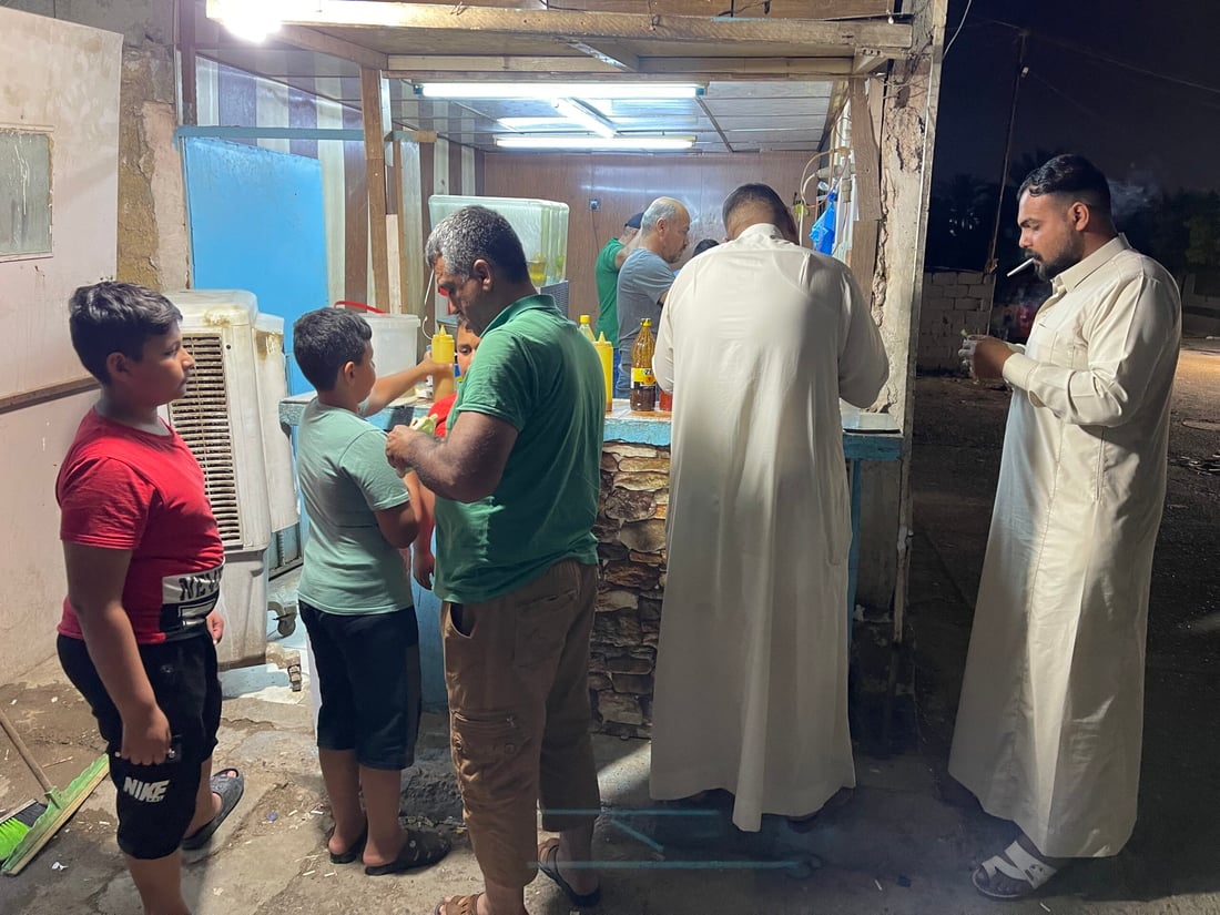 صور: خذ “لفة” فلافل من يد قتيبة في “دوميز” وجرّب خلطة الهند والبصرة في كركوك!