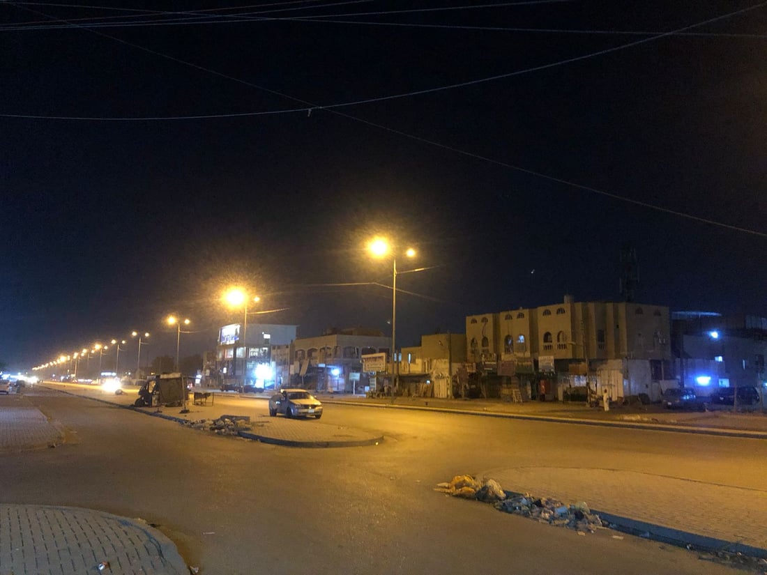 اكتملت إنارته للمرة الأولى منذ 1980.. صور ليلية من شارع الشلامجة في حي العامل