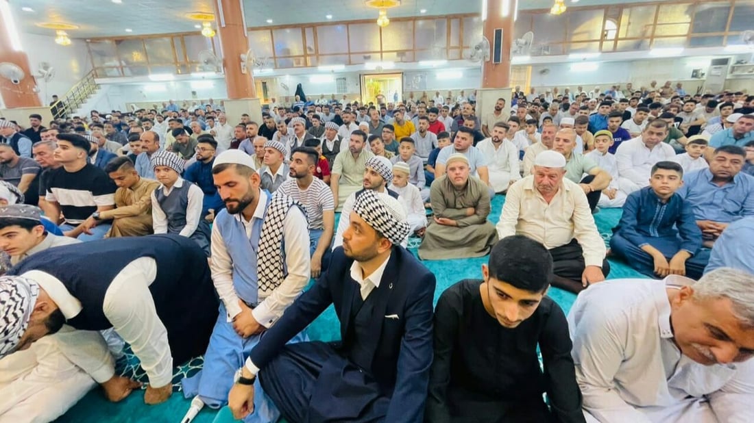 صور من مسجد خالد بن الوليد: صلاة العيد تجمع أهل آلتون كوبري بأزيائهم المتنوّعة