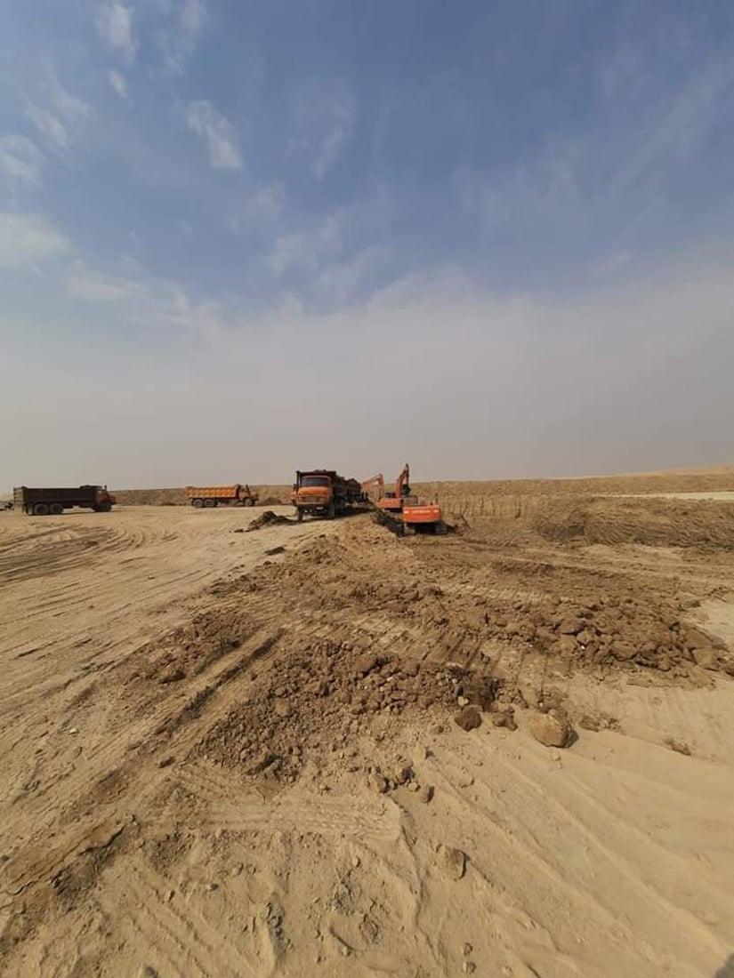 سيول إيران تدهم سد مندلي.. وانسحاب سريع لآليات الكري