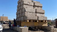 صورة: هكذا تفحص دائرة الطرق قوة ركائز الجسر الجديد في ا