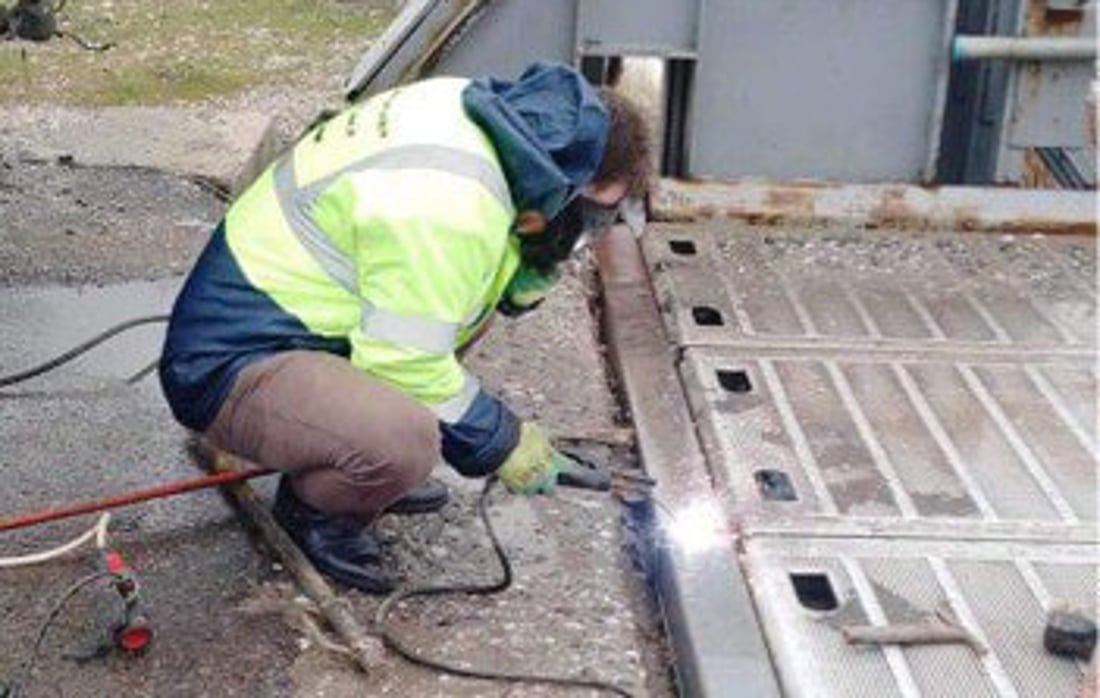 پرده‌ ئاسنینه‌كه‌ى سه‌ر رێگاى هامڵتۆن چاككرایه‌وه‌