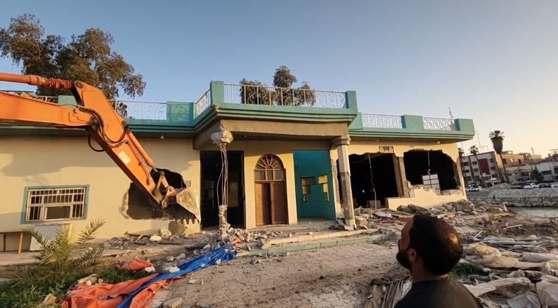 صور: محافظ بابل يعد بـ “إنجاز سريع” لمشروع ضفاف الحلة.. “الصوب الصغير” جاهز (صور)