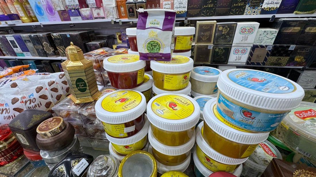 معبر “القجق” بين البصرة والكويت.. “سوق البنات” انتهى وبقيت حلوى الخليج (صور)