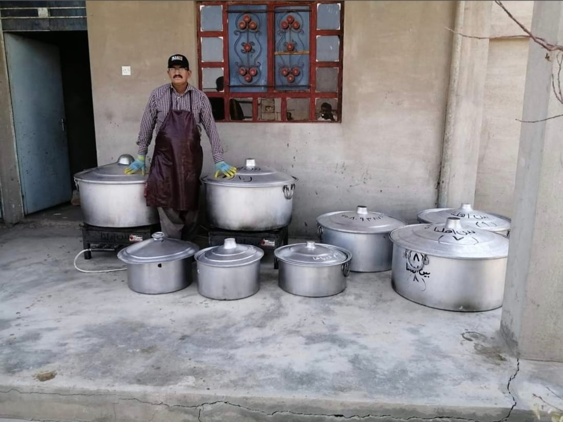 يا سيدات تلعفر لا تدخلن المطبخ بعد اليوم.. أبو عباس يتكفل بولائم المناسبات (صور)