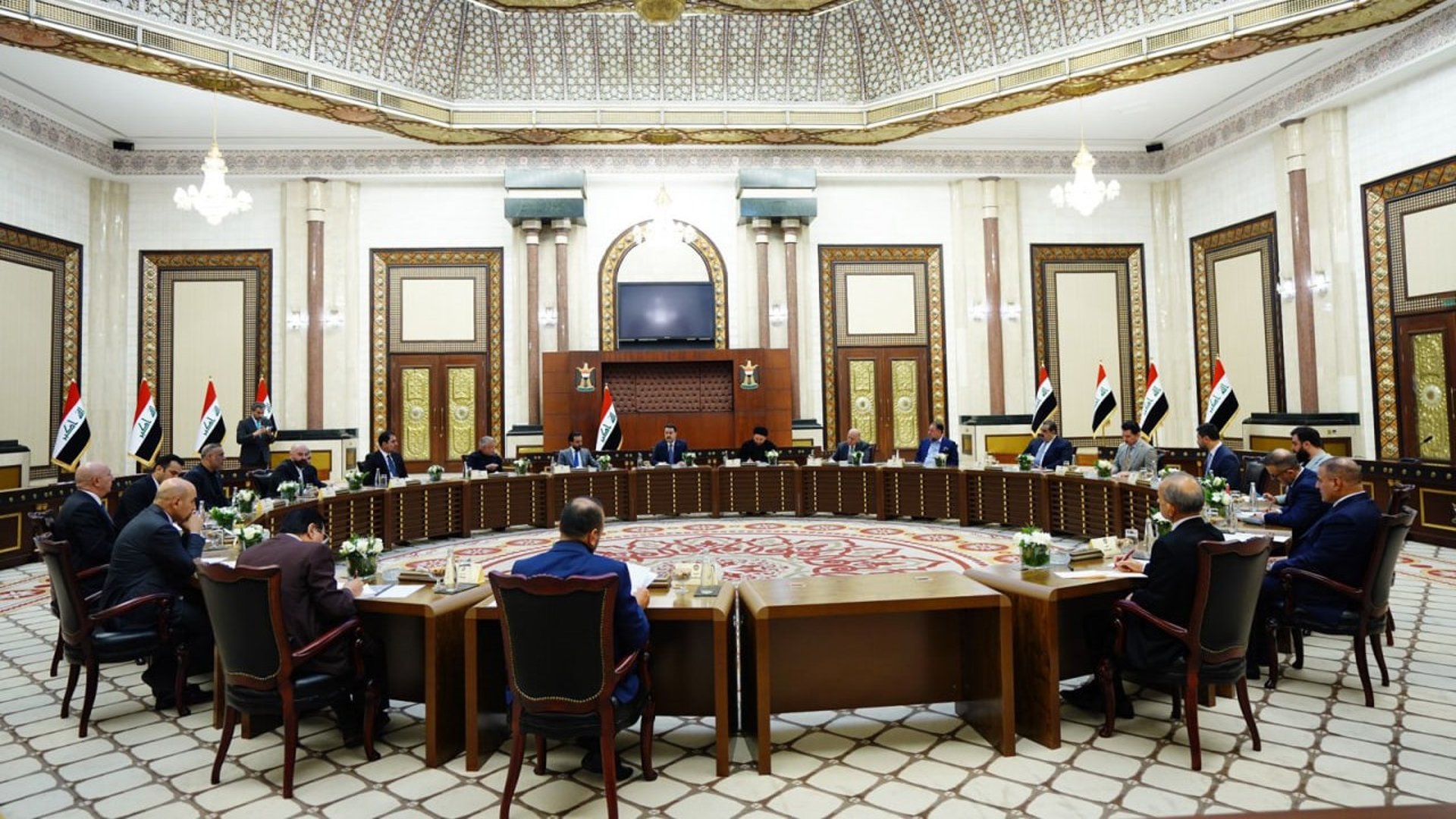 أحزاب العراق تدعو ساحة التحرير إلى حفظ الممتلكات وسلمية الاحتجاج