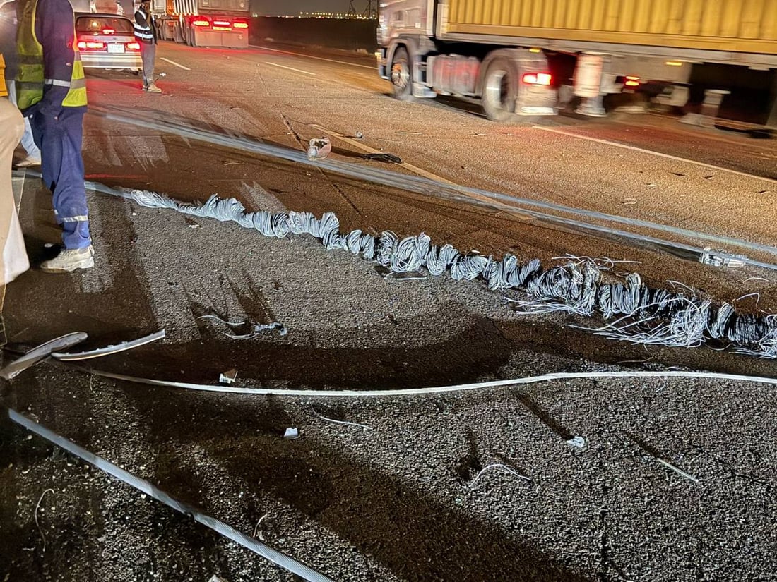 سقوط أسلاك الضغط العالي يتسبب بحادث مروع بين الناصرية والبصرة