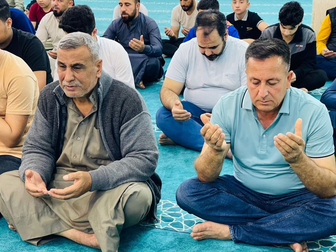 شاهد ليلة القدر في كركوك.. “تراويح وتسابيح” وأطباق متنوعة في جامع ابن الوليد