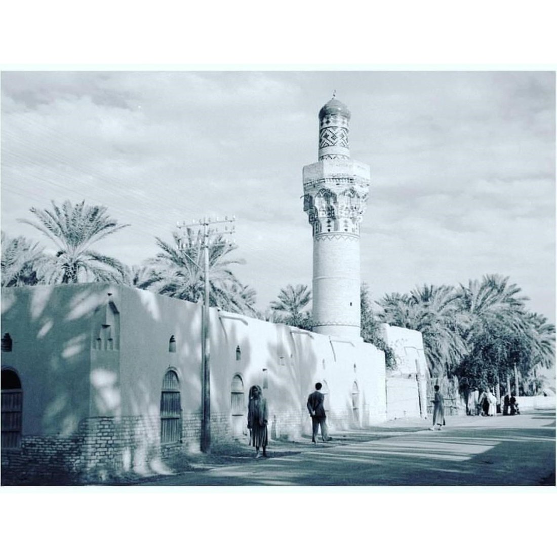 أبو الخصيب تودع جامع السراجي.. جرافات البلدية أنهت جدل المنارة الأثرية (صور)