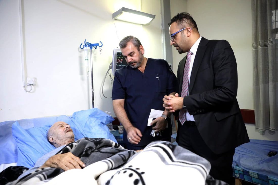 الصحة تنشر صوراً للفنان ياس خضر من المستشفى وتؤكد استقرار حالته الصحية