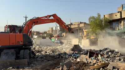 الجرافات تدخل سوق “العورة” في مدينة الصدر.. انطلاق أكبر حملة لإزالة التجاوزات