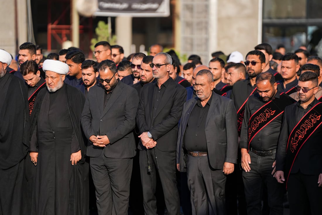 صور: العتبة العسكرية تطوف بنعش السيدة الزهراء في شوارع سامراء