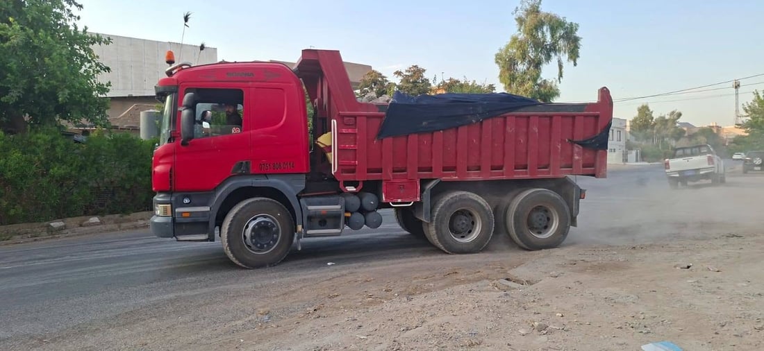 شۆفێری گەڵابەیەک گۆڕەپانێکی لە هەولێری پایتەخت پیس کرد