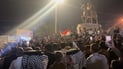 فيديو: أعداد كبيرة تصل إلى تمثال قائد ثورة العشرين والغضب يتصاعد في المشخاب