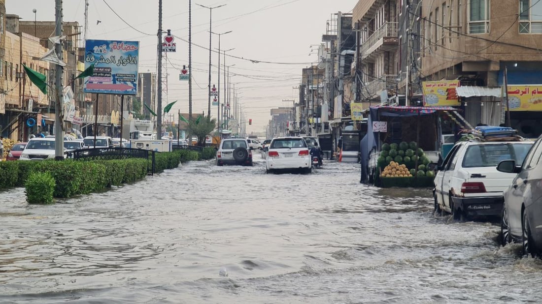 صور من السماوة اليوم: الأمطار أغرقت شوارع حي الصدر والضجرية والعسكري