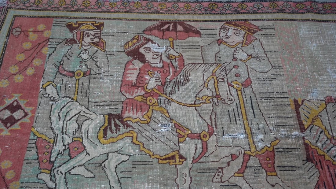 In Mosul’s Saray Market, buyers drawn by rugs woven with history