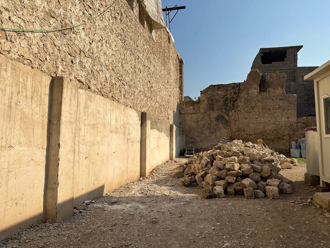 الموصل: إعادة العمل في “بيت التتنجي” التراثي.. ونقش الحجر بأياد محلية