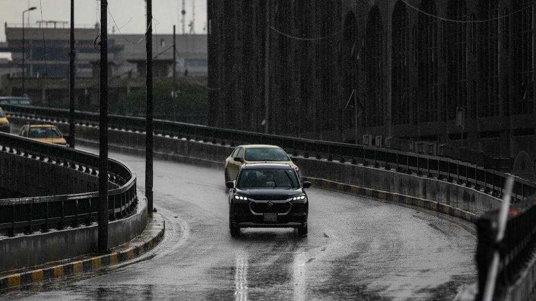 Thunderstorms in central Iraq as Baghdad holds at 33°C