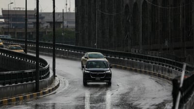 Thunderstorms in central Iraq as Baghdad holds at 33°C