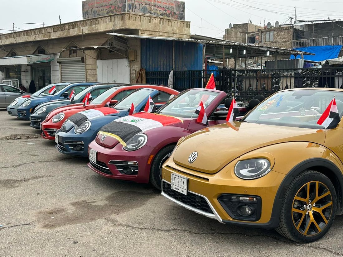 العراقيات يعشقن سيارة الرايخ الألماني.. معتز يجمع ملاك “الرگة” في گروب فيسبوك (صور)