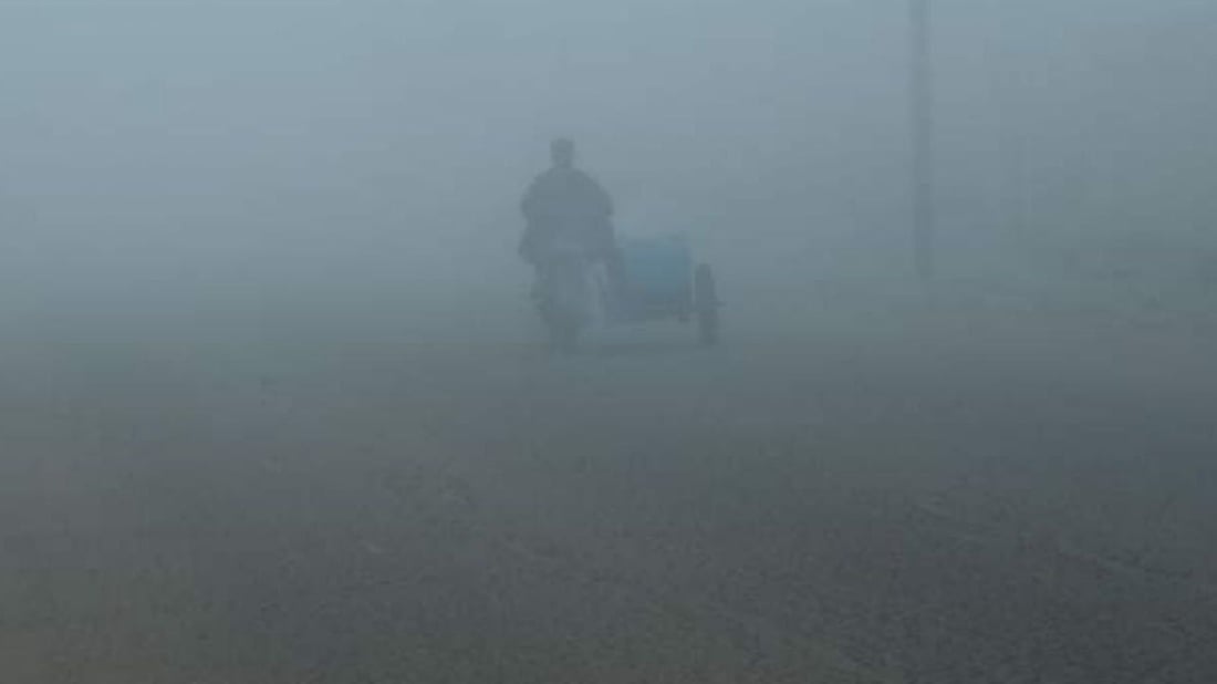 ضباب كثيف يلف مدن العراق فجر الجمعة.. الأنواء الجوية تحذر من انعدام الرؤية