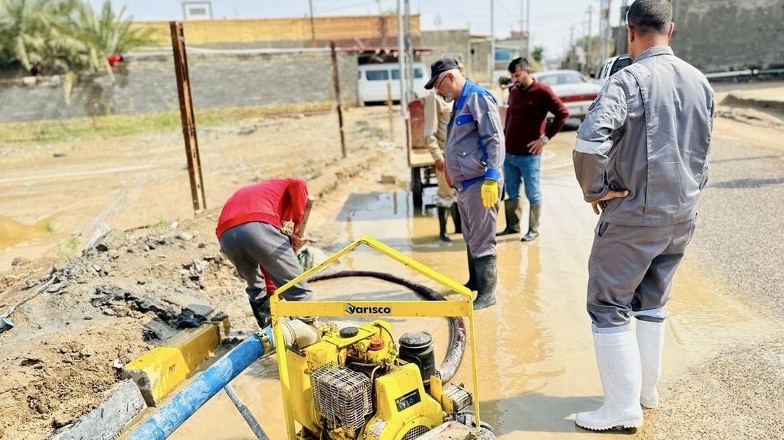 شاهد: الوضع مسيطر عليه شمال البصرة.. مير عثمان والجلال تواصل سحب مياه الأمطار