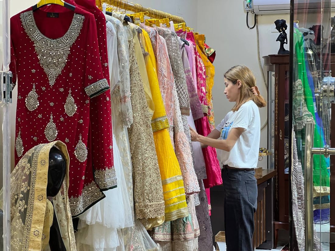 Two sisters open Dulhan Boutique in Kut, bringing Pakistani and Indian fashion to locals