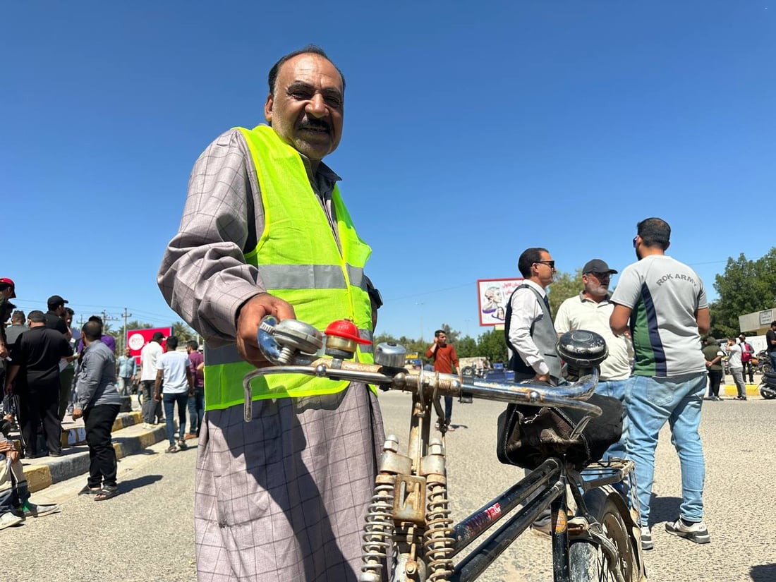 صور من فلكة الساعة في الديوانية.. تظاهرة حاشدة تطالب بتعديل سلم الرواتب