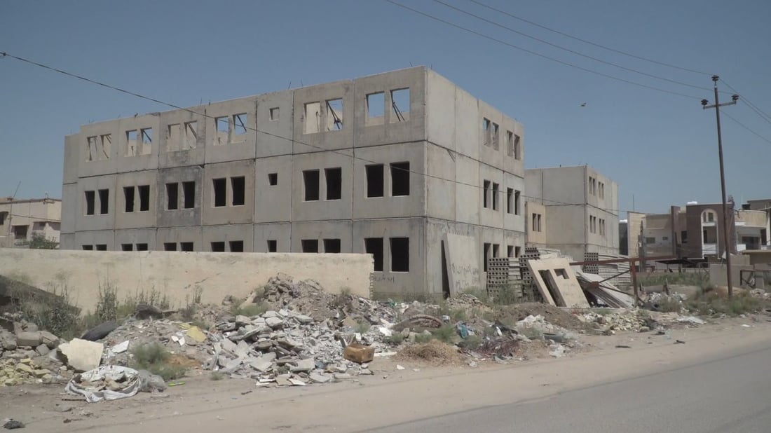 صور: نزاع طويل بين الحكومة والشركات يوقف بناء عشرات المدارس في بابل