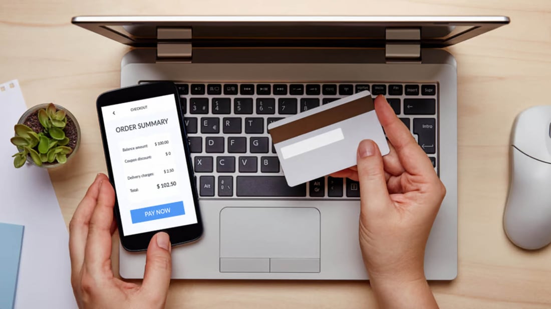 “کڕینەوە یان بەکرێدانی کارتە بانکییەکان کارێکی نایاساییە”