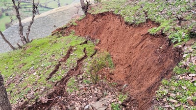 لە گوندێکی رواندز داڕمانی گردێک مەترسی لەسەر 10 ماڵ دروستکردووە
