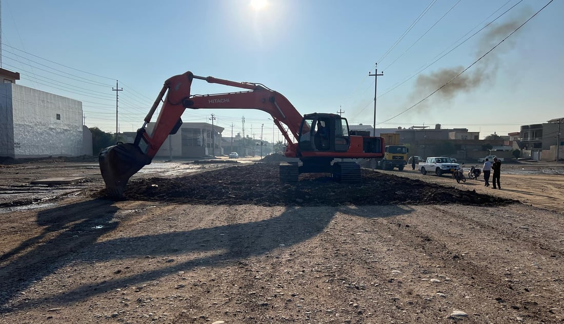 نهێنی دەنگە تۆقێنەرو پەڕەشووت و پێڵاوە گەورەکان و کاتژمێرە شاراوەکە