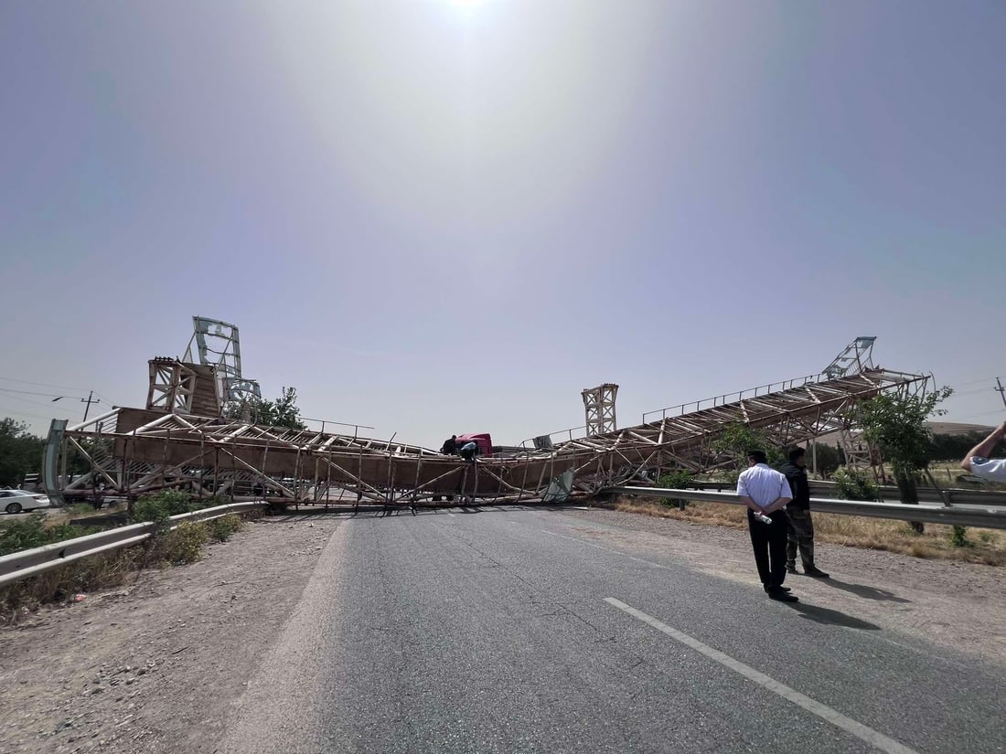 تیمەکان سەرقاڵی لابردنی پردە رووخاوەکەن لە سنووری بازیان