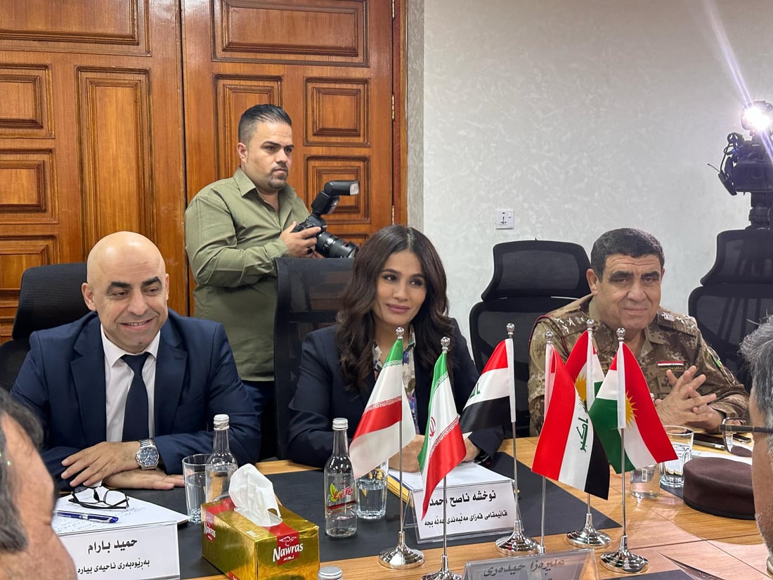 هاتوچۆی ئۆتۆمبێل لە دەروازەی شوشمێ دەکرێتەوە